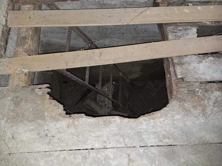 Casă cu 4 camere în Teișani