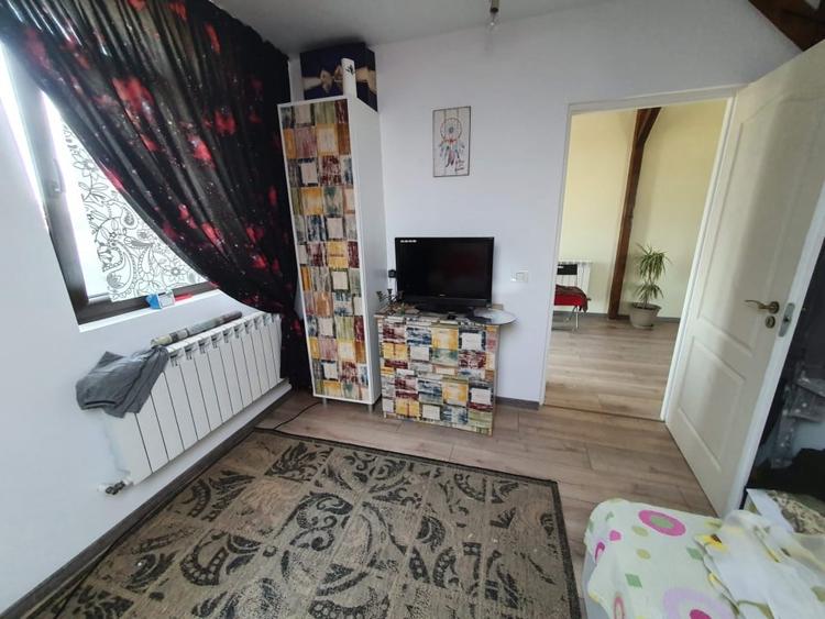 Casă individuală cu 4 camere cu Teren 450 Mp în 1 Decembrie