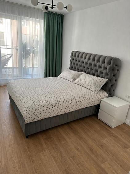 Apartament cu 3 camere semidecomandat, mobilat în Pipera