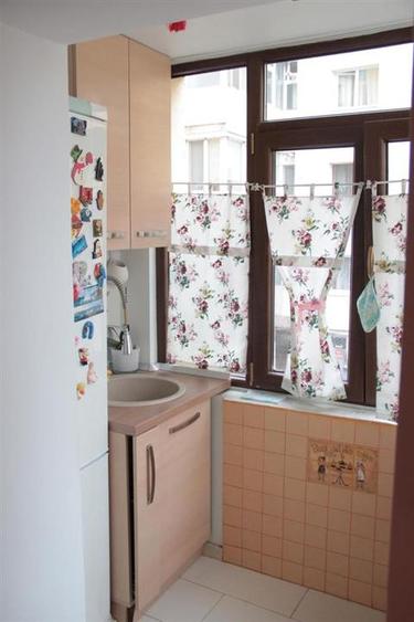 Apartament cu 3 camere decomandat, mobilat în Central
