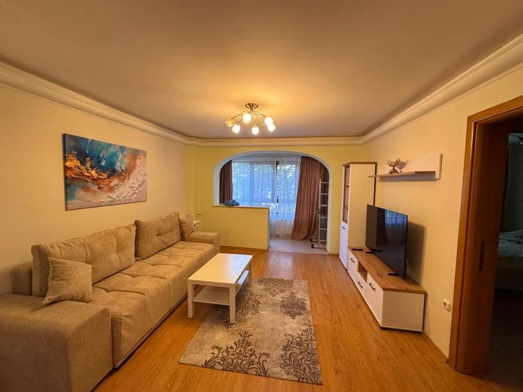 Apartament cu 2 camere decomandat în Drumul Taberei