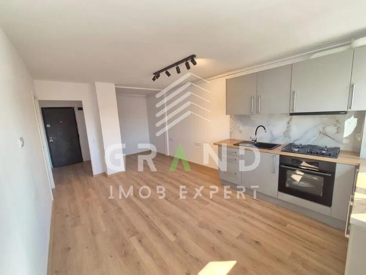 Apartament cu 3 camere semidecomandat, mobilat în Florești — fotografia 1