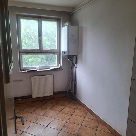Apartament cu 3 camere decomandat în Craiovei