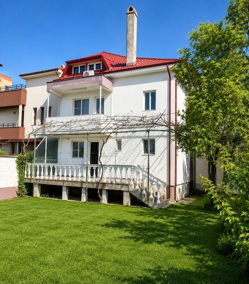 Casă cu 4 camere în Central