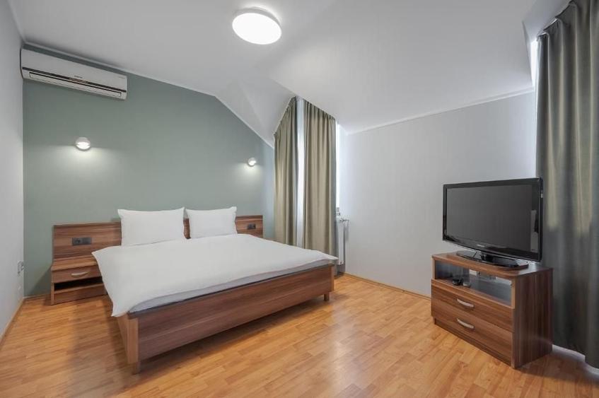 Hotel/Pensiune, de 850 mp, în Sânmartin