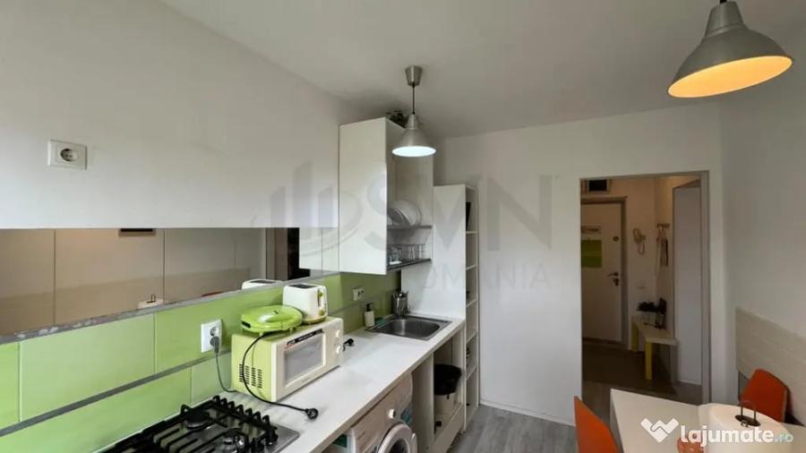 Apartament cu 3 camere semidecomandat în Ștefan cel Mare