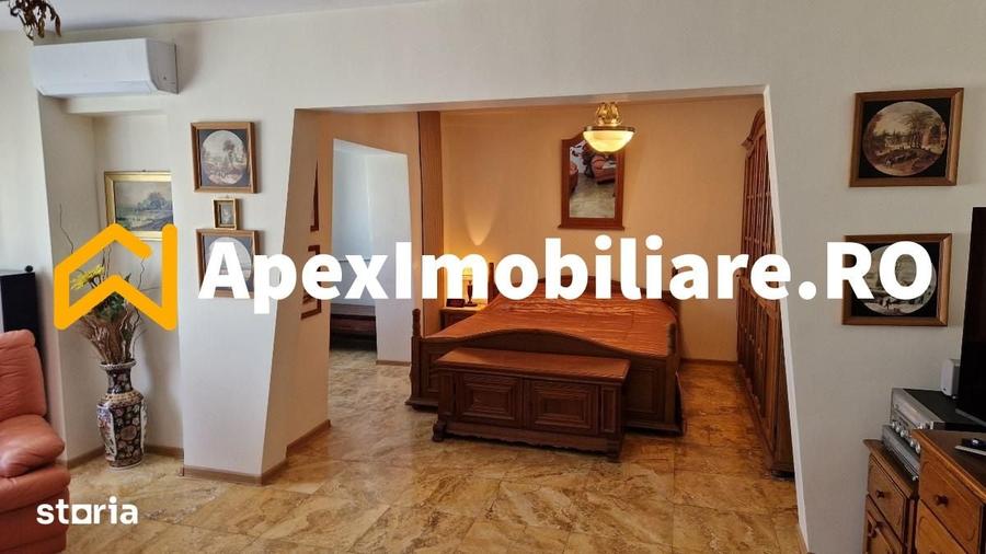 Apartament cu 3 camere decomandat în Decebal
