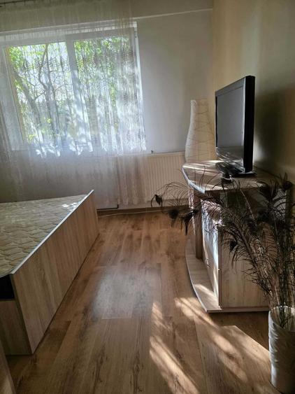 Ofer spre inchiriere apartament 3 camere sector 4 - 4