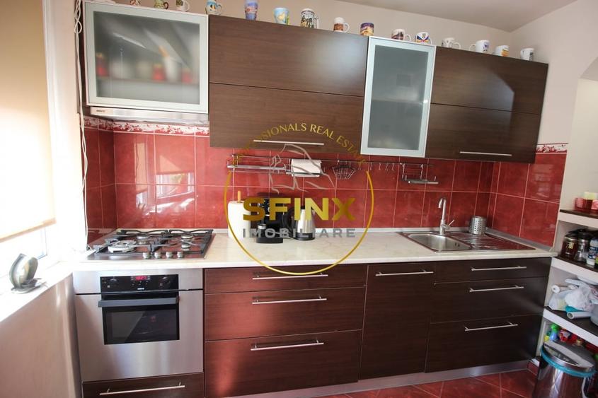 Apartament cu 3 camere semidecomandat, mobilat în Baba Novac