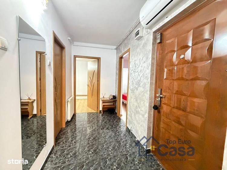 Apartament cu 3 camere decomandat în Central