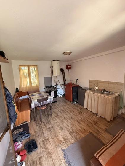 Casă cu 3 camere cu Teren 1500 Mp în Livezeni