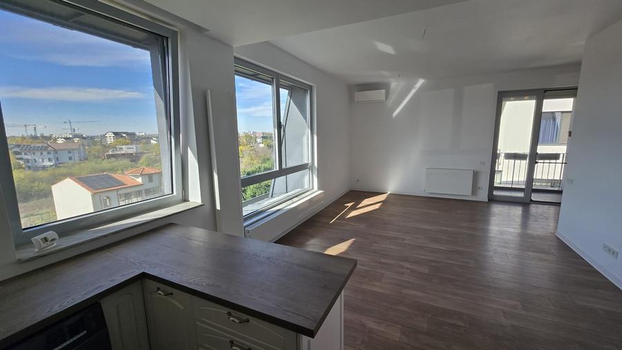 Apartament cu 3 camere decomandat, mobilat în Băneasa