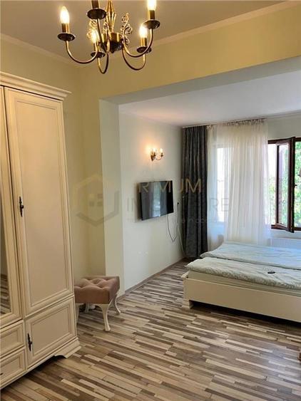 Casă individuală cu 7 camere cu Teren 550 Mp în Bogdăneștilor