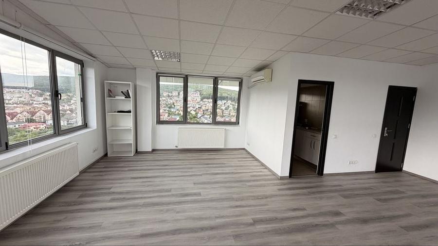 Spațiu comercial, de 70 mp, în Câmpului