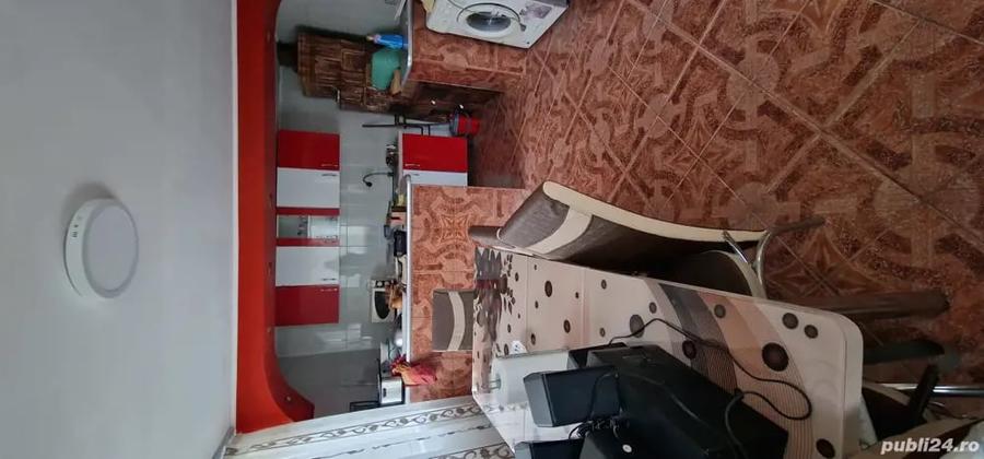 Casă cu 4 camere în Lăicăi