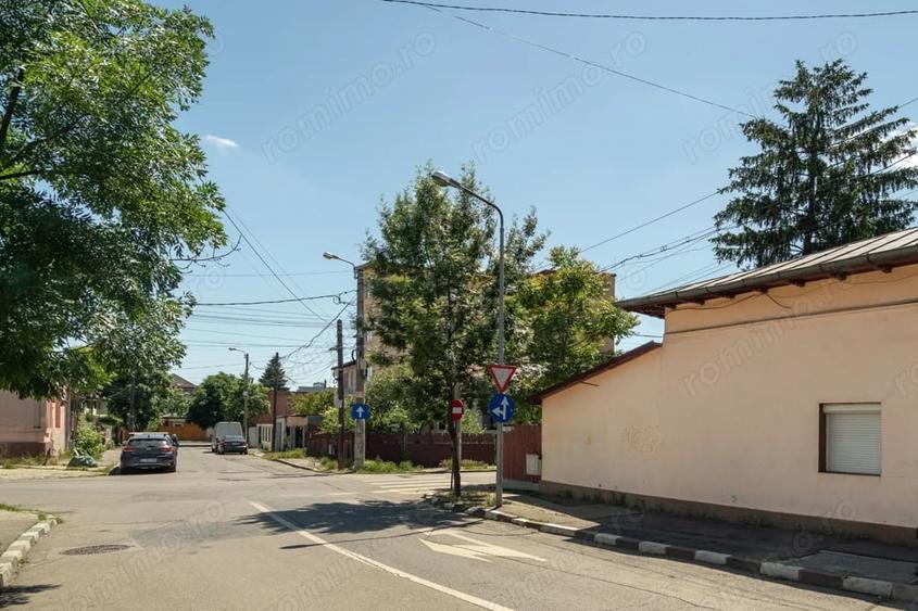 Casă cu Teren 264 Mp în Eroii Revoluției