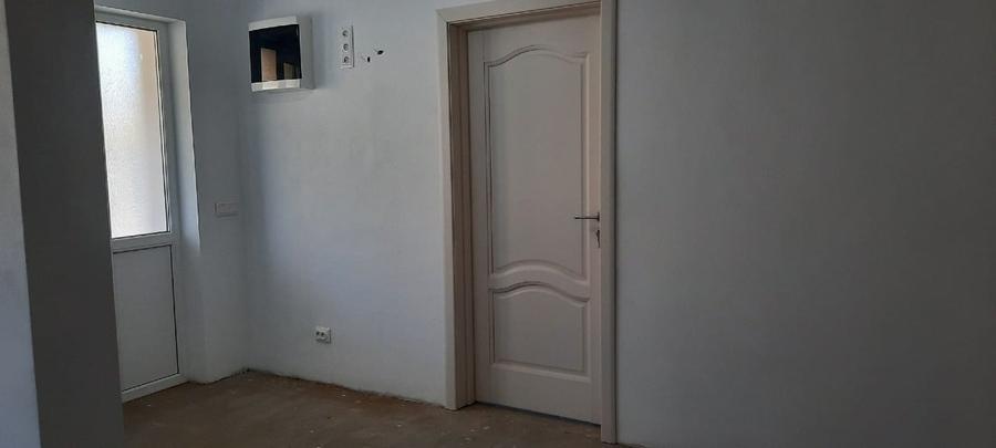 Casă individuală cu 3 camere cu Canalizare în Central
