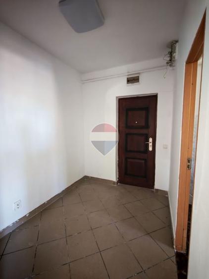Spațiu comercial de vânzare - 51 mp, vitrină stradală Calea Severinul - 9