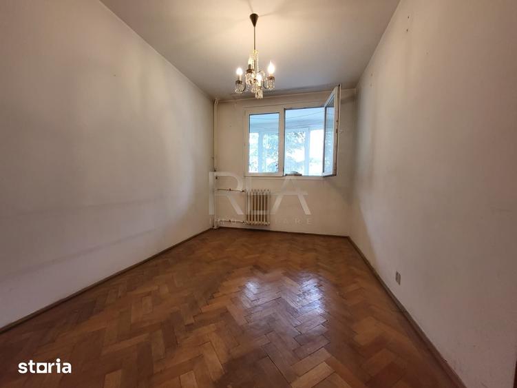 Apartament cu 4 camere semidecomandat în Sălăjan