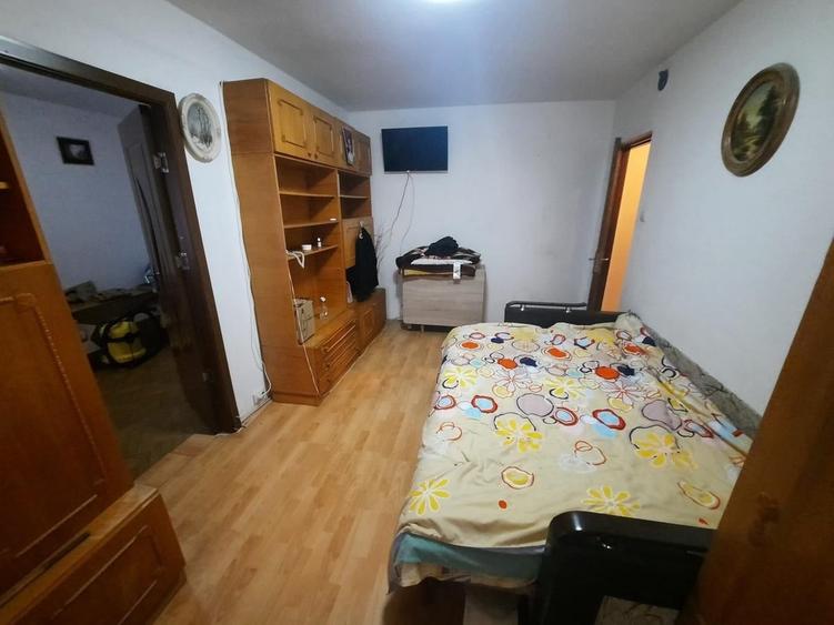 Apartament cu 3 camere nedecomandat, mobilat în Tătărași