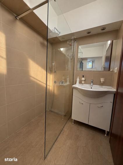 Apartament cu 4 camere în Păcurari