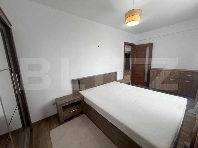 Apartament cu 3 camere semidecomandat, mobilat în Florești
