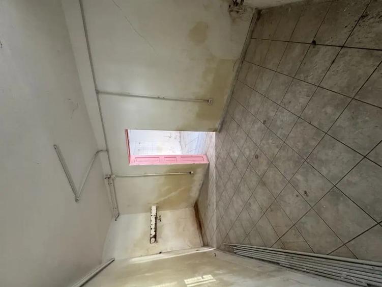 Casă cu 5 camere în Central