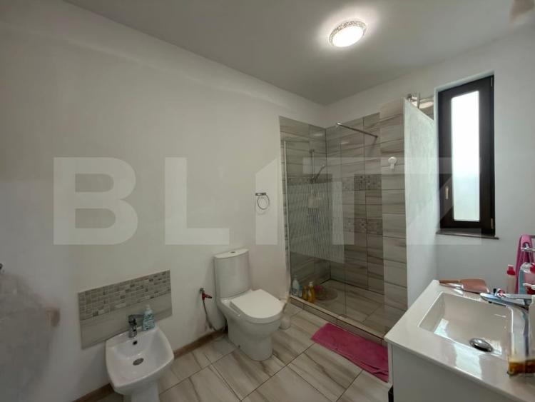 Casă individuală cu 5 camere cu Canalizare în Exterior Est