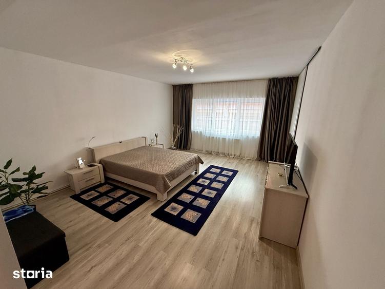 Casă cu 5 camere cu Teren 900 Mp în Central