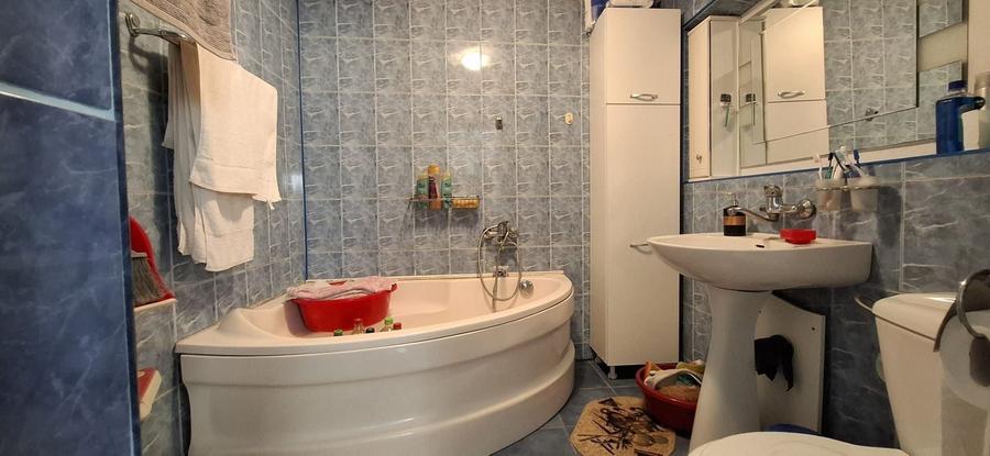 Casă individuală cu 3 camere cu Canalizare în Central
