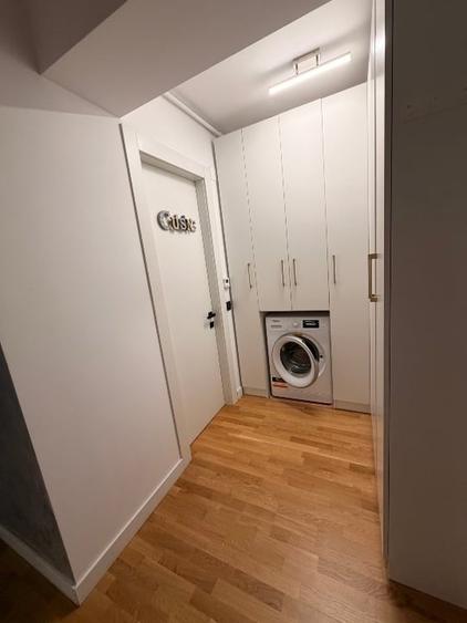 Apartament cu 2 camere semidecomandat, mobilat în Central