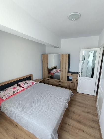 Apartament cu 2 camere semidecomandat în Ostroveni