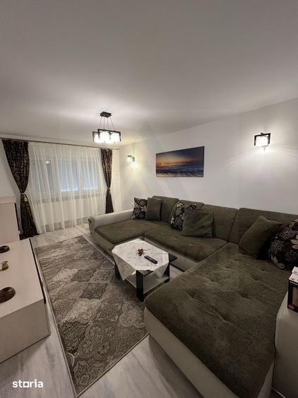 Apartament cu 3 camere decomandat, mobilat în Central
