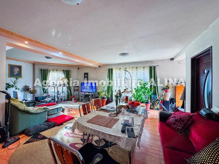Casă cu 5 camere cu Teren 329 Mp în Ceangăi