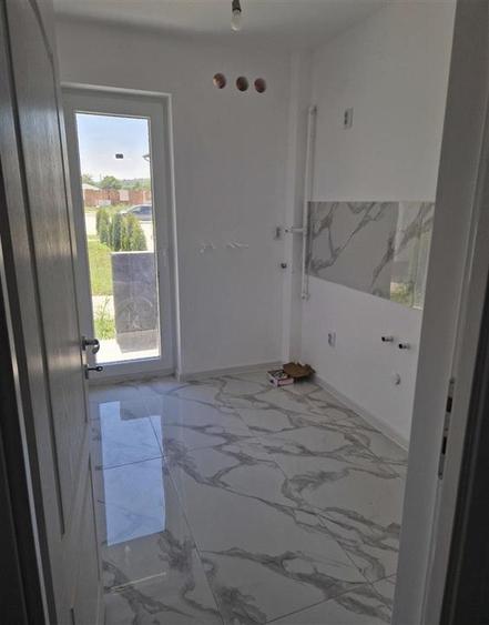 Apartament o camera+ loc de parcare - Lunca Cetatuii - 1