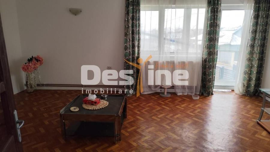 Casă individuală cu 7 camere cu Canalizare în Păulești