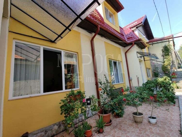Casă individuală cu 6 camere cu Canalizare în Dâmbul Rotund