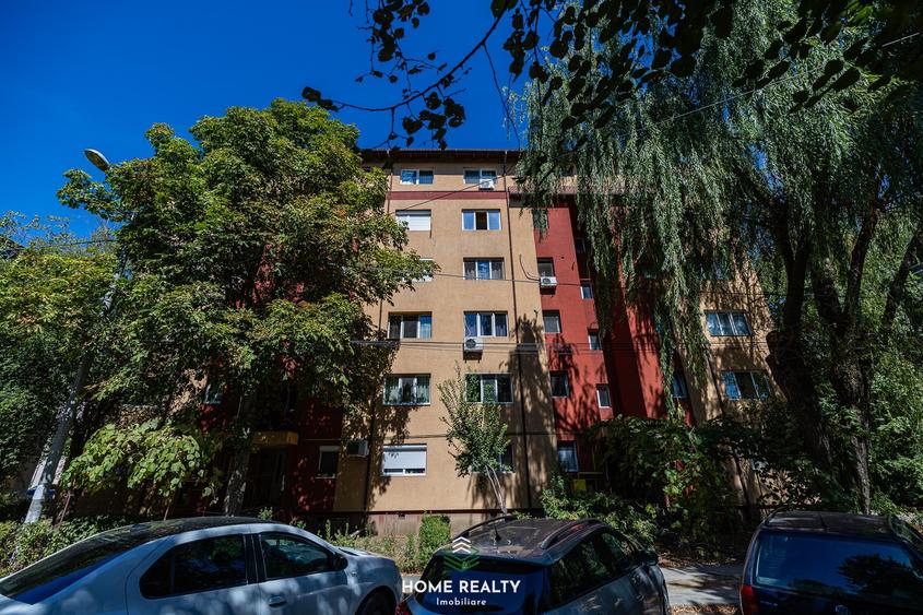 Garsonieră decomandată în Lipovei