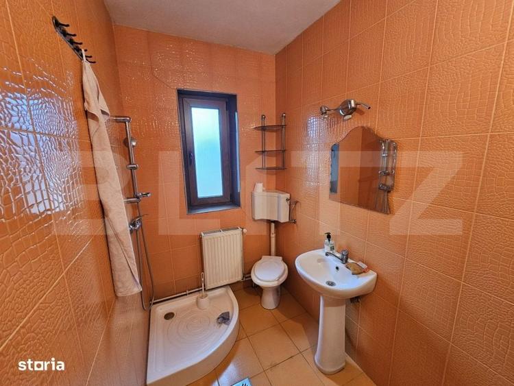 Casă cu 4 camere decomandat în Gura Roșiei