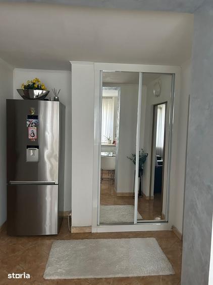 Apartament cu 3 camere decomandat în Dristor
