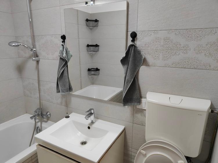 Apartament cu 2 camere decomandat, mobilat în Lazaret
