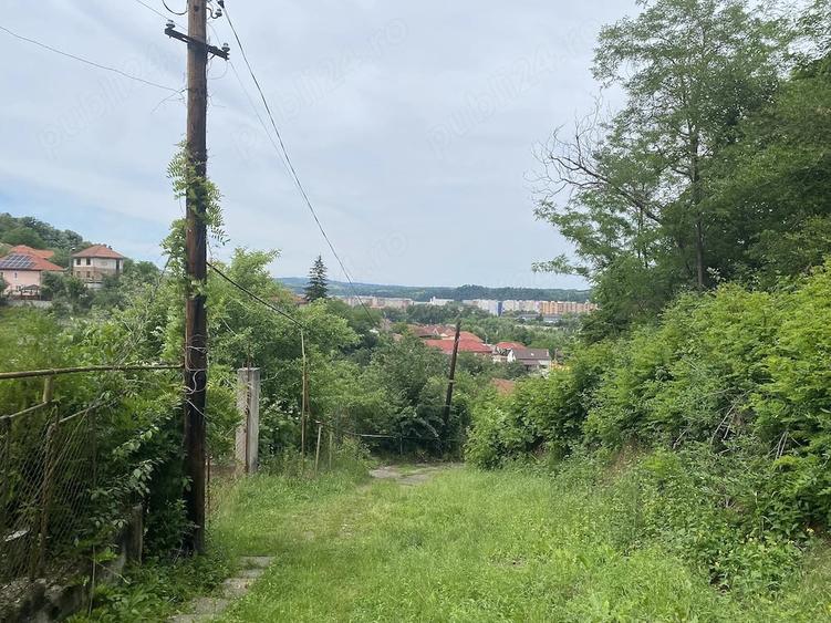 Teren de 1799 mp, în Triaj