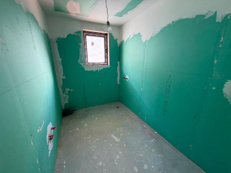 Casă individuală cu 5 camere cu Canalizare în Glina