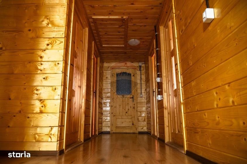Casă cu 4 camere cu Teren 3300 Mp în Vale