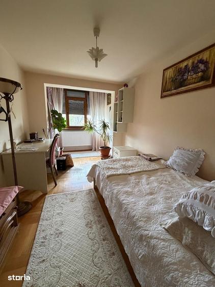 Apartament cu 4 camere decomandat, mobilat în Tomis I