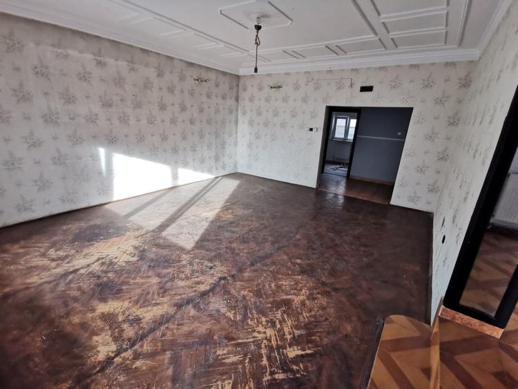 Casă individuală cu 5 camere cu Canalizare în Faleza Nord