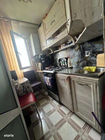 Apartament cu 3 camere semidecomandat în Micro 40