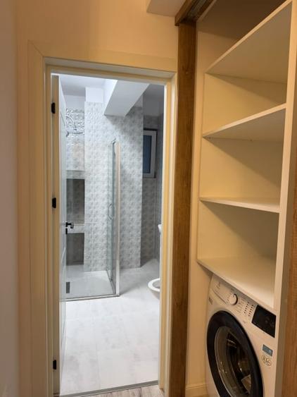 Apartament cu 2 camere decomandat, mobilat în Calea Severinului