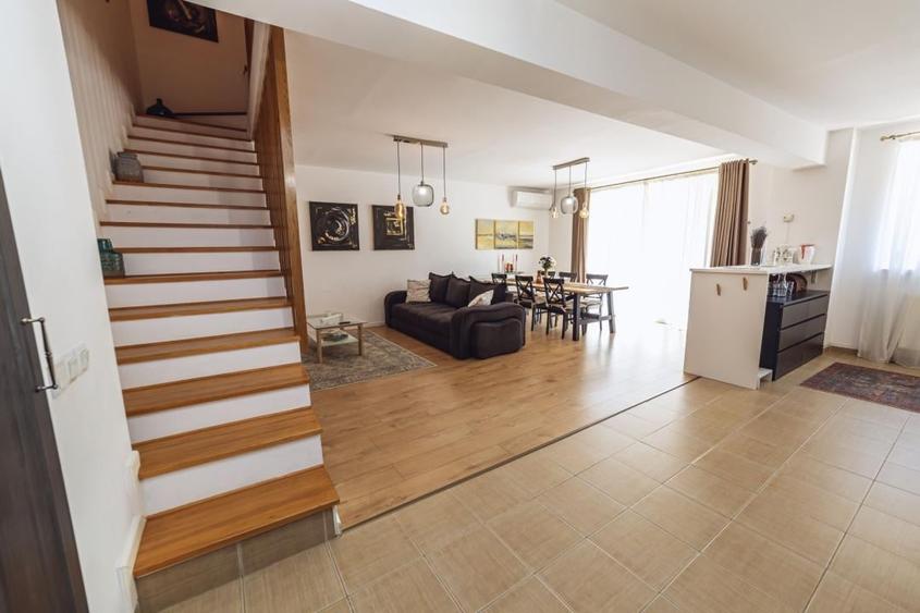 Apartament cu 3 camere decomandat, mobilat în Prelungirea Ghencea