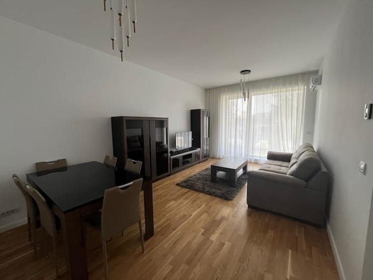 Apartament cu 3 camere decomandat în 1 Mai
